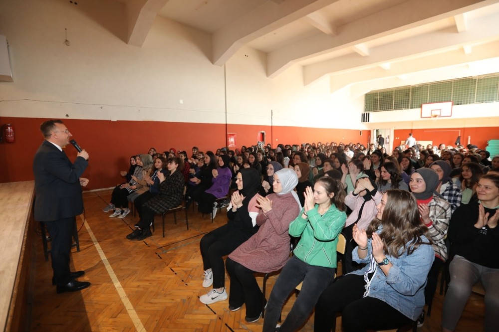Başkan Işıksu, okul ziyaretlerini sürdürüyor 