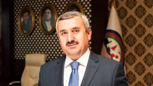 Başkan İsmail Baran, Körfez’de öğrencilerin karne heyecanına ortak oldu