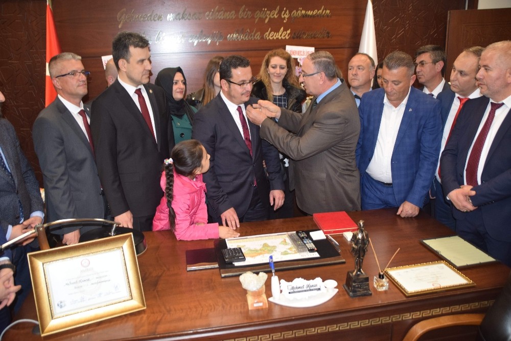 Başkan Kanar göreve başladı 