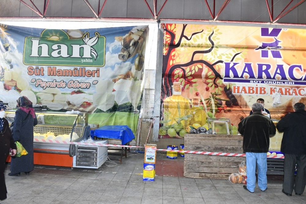 Başkan Kanar’dan pazar yerinde sosyal mesafe denetimi 