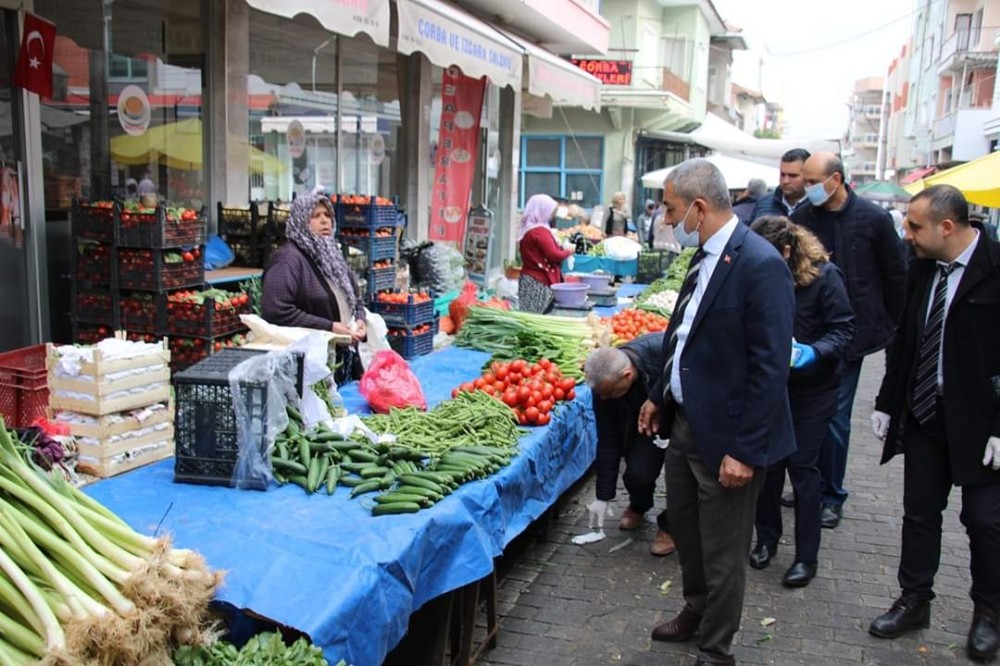 Başkan Kaplan, pazaryerinde Korona virüs önlemlerini denetledi 