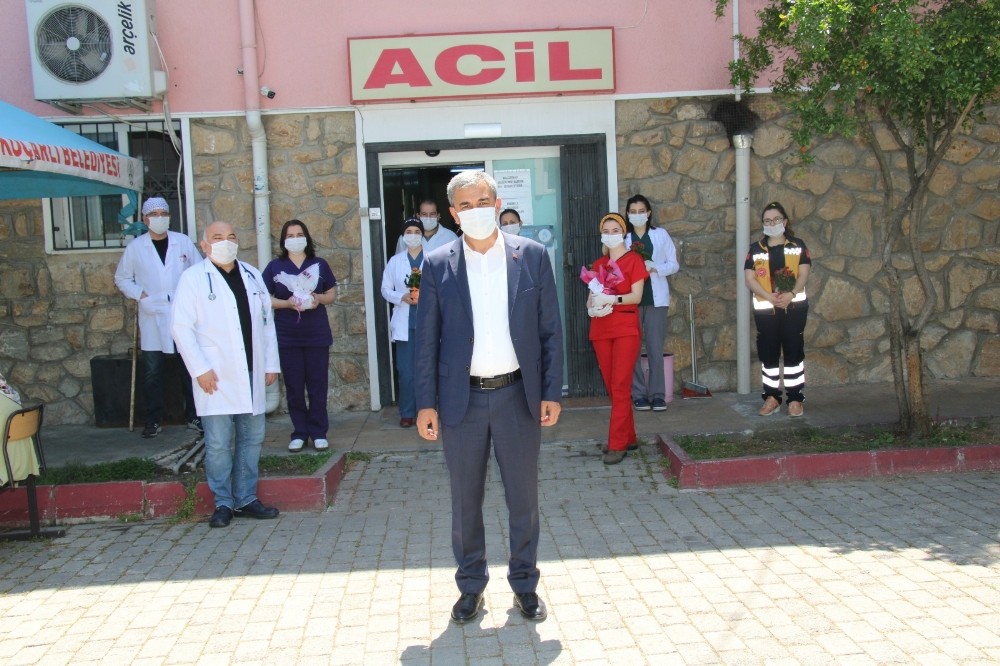 Başkan Kaplan sağlık çalışanı anneleri unutmadı 