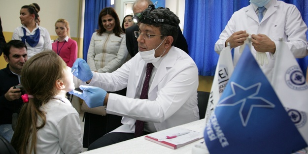 Başkan Karadeniz'den öğrencilere ’Diş karnesi’…