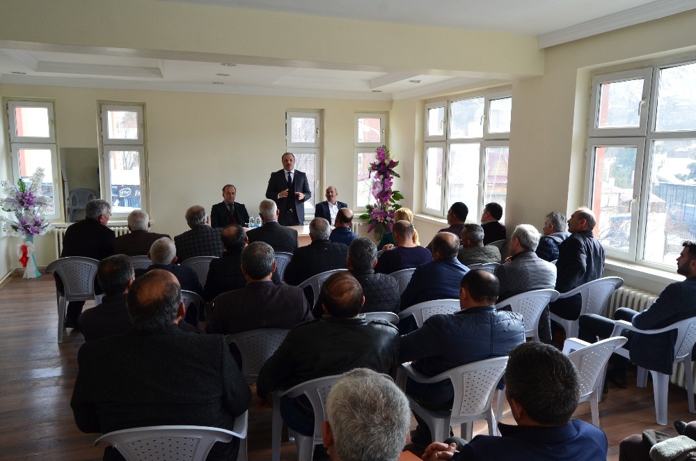 Başkan Karataş Uzundere’de mahalle muhtarlarıyla bir araya geldi 
