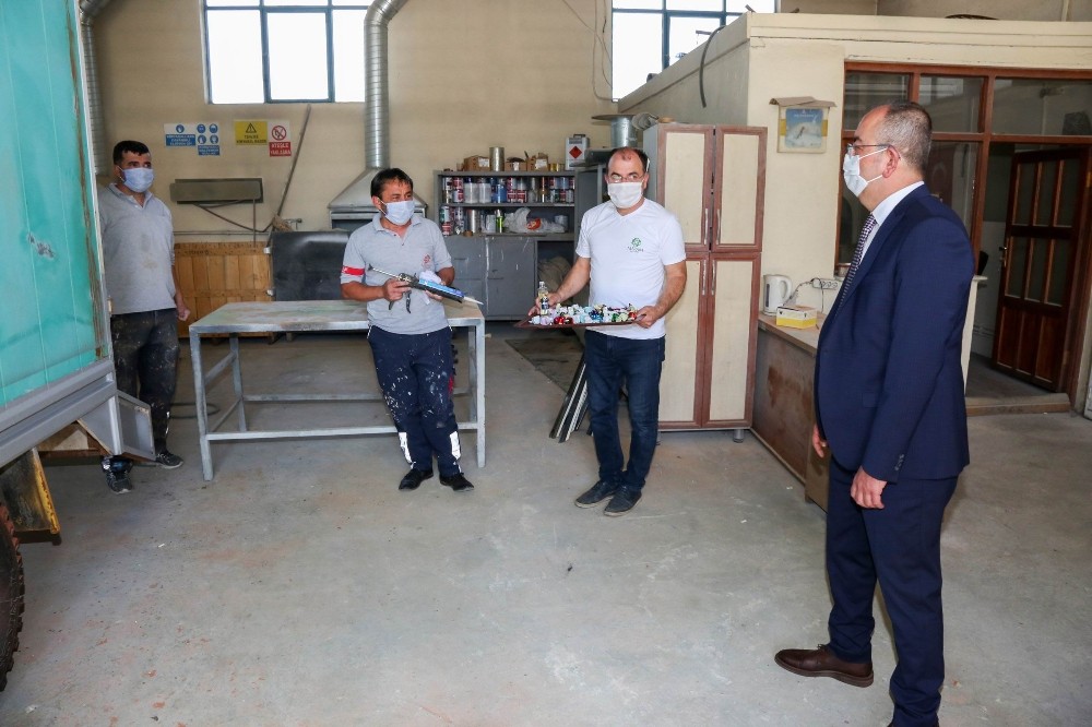 Başkan Kavuş, belediye personeliyle bayramlaştı 