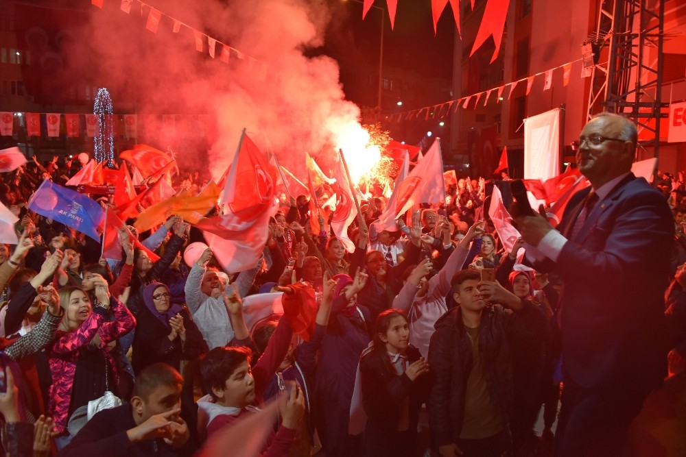 Başkan Kayda: “Salihli’nin anahtarını ehline teslim edeceğinizden şüphem yok” 