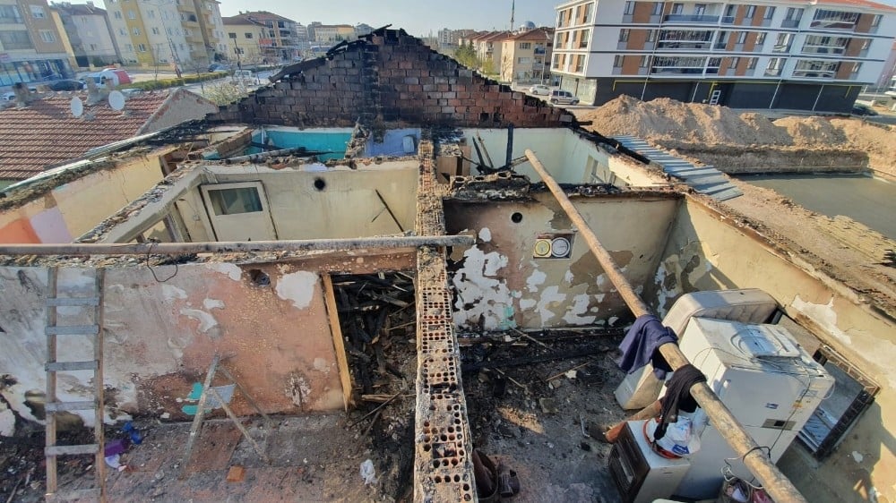 Başkan Kazım Kurt’tan evi yanan sağlık emekçisine yardım eli 
