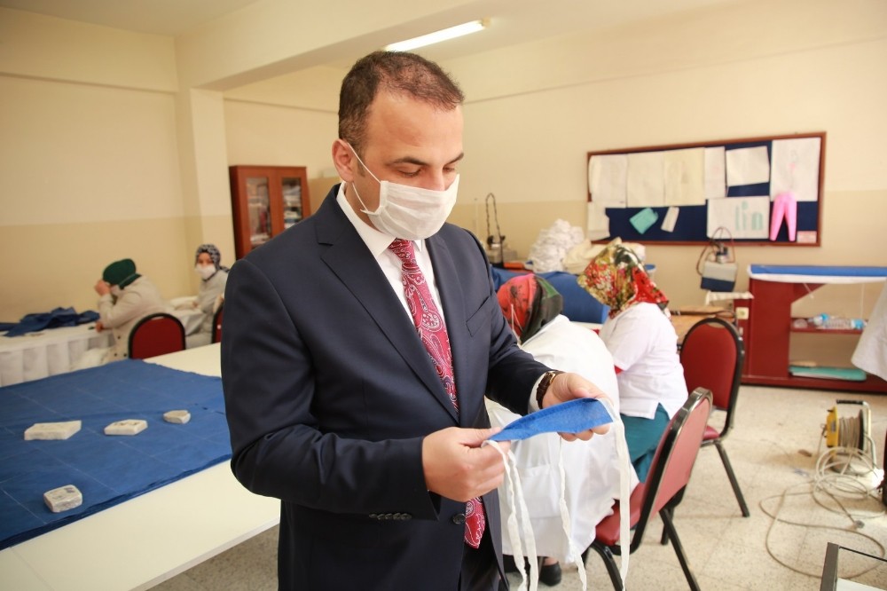 Başkan Kibar: “100 bin maske üretip ihtiyaç sahiplerine dağıtacağız