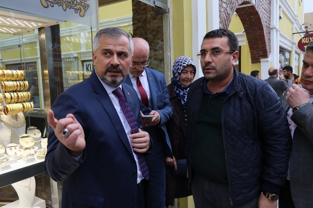 Başkan Kılıç esnafı gezdi