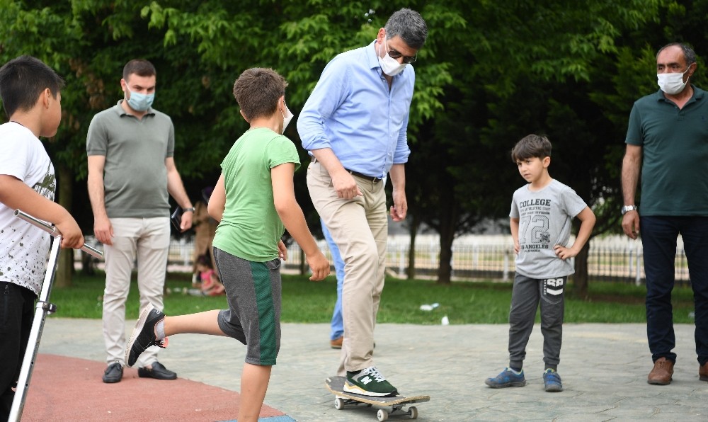 Başkan Kocaman, çocukların eğlencesine ortak oldu 