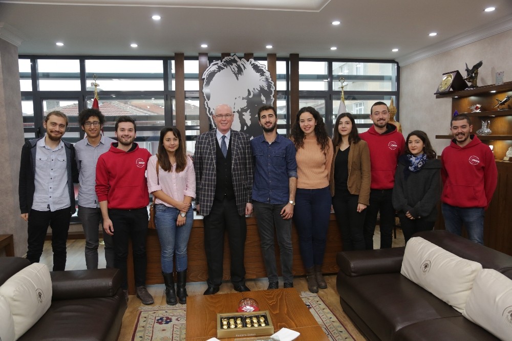 Başkan Kurt geleceğin doktorları ile bir araya geldi 