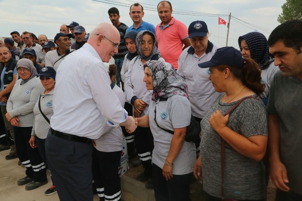 Başkan Kurt personel ile bayramlaşmaya devam ediyor 