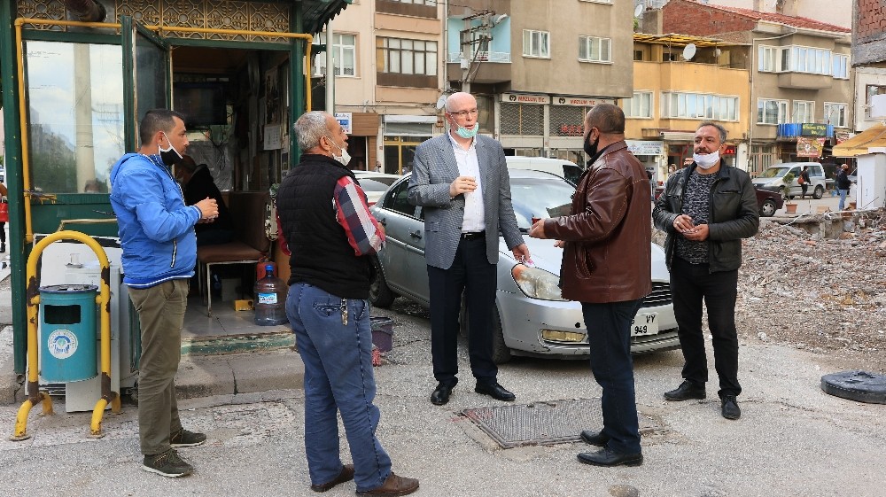 Başkan Kurt taksi durağını ziyaret etti 