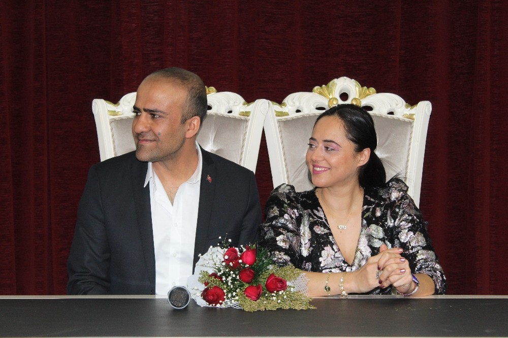Başkan Lokman Çağırıcı, genç çiftin nikah davetini geri çevirmedi 