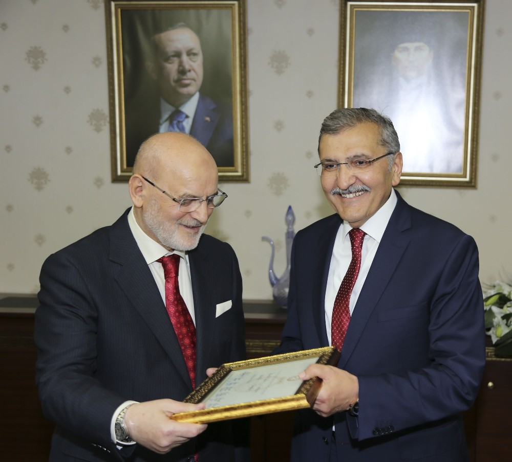 Başkan Murat Aydın göreve başladı 