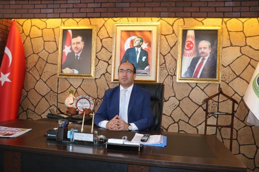 Başkan Mustafa Çöl “Biz Bize Yeteriz Türkiye’m” kampanyasına maaşını bağışladı 