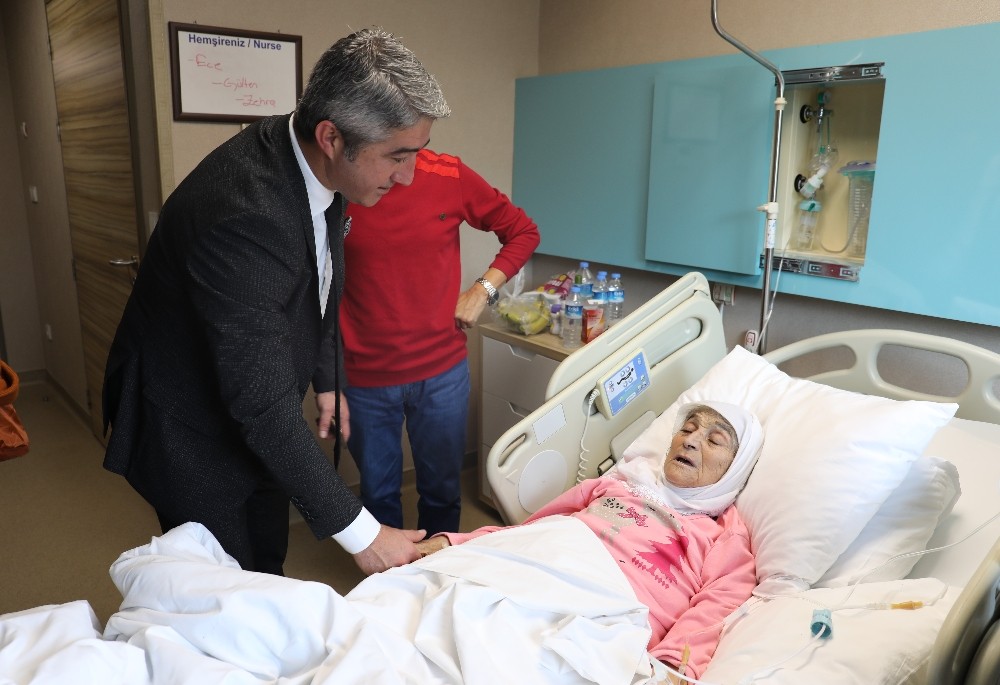 Başkan Oktay’dan, hastanelere yeni yıl ziyareti 