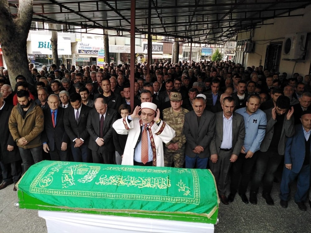 Başkan Öner’in annesi son yolculuğuna uğurlandı 