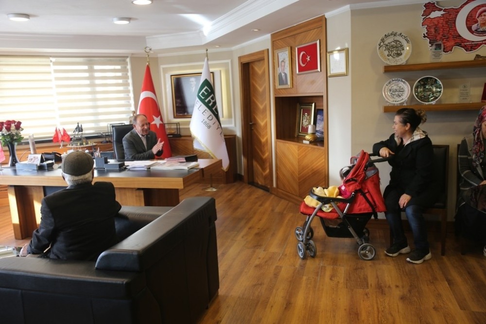 Başkan Oprukçu hemşehrileri ile kucaklaşmaya devam ediyor 