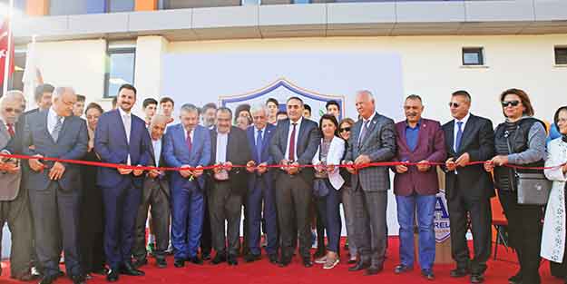 Başkan Orakçı, verdiği sözleri yerine getirdi! Öğrenci yurdu açıldı sıra Külliye’de