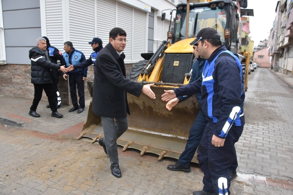 Başkan Özcan, mesaiye saha çalışmalarını inceleyerek başladı 