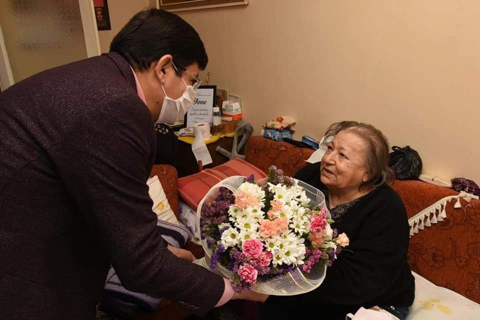 Başkan Özcan şehit annelerini unutmadı 