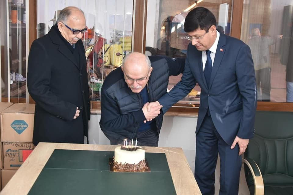 Başkan Özcan’dan Efsane Başkan’a doğum günü sürprizi 