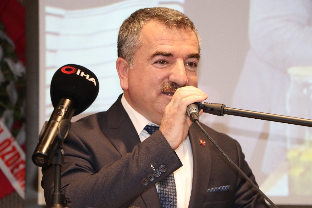 Başkan Özdemir yatırımcıyı fabrika ve otel yatırımına davet etti 