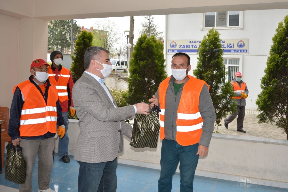 Başkan Özdemir’den işçilere 1 Mayıs sürprizi 