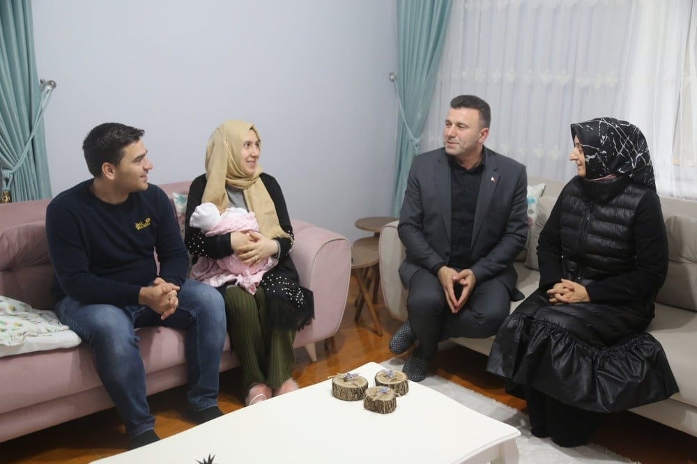Başkan Özen, Sapanca’nın bebeklerine ‘Hoş Geldin’ diyor 