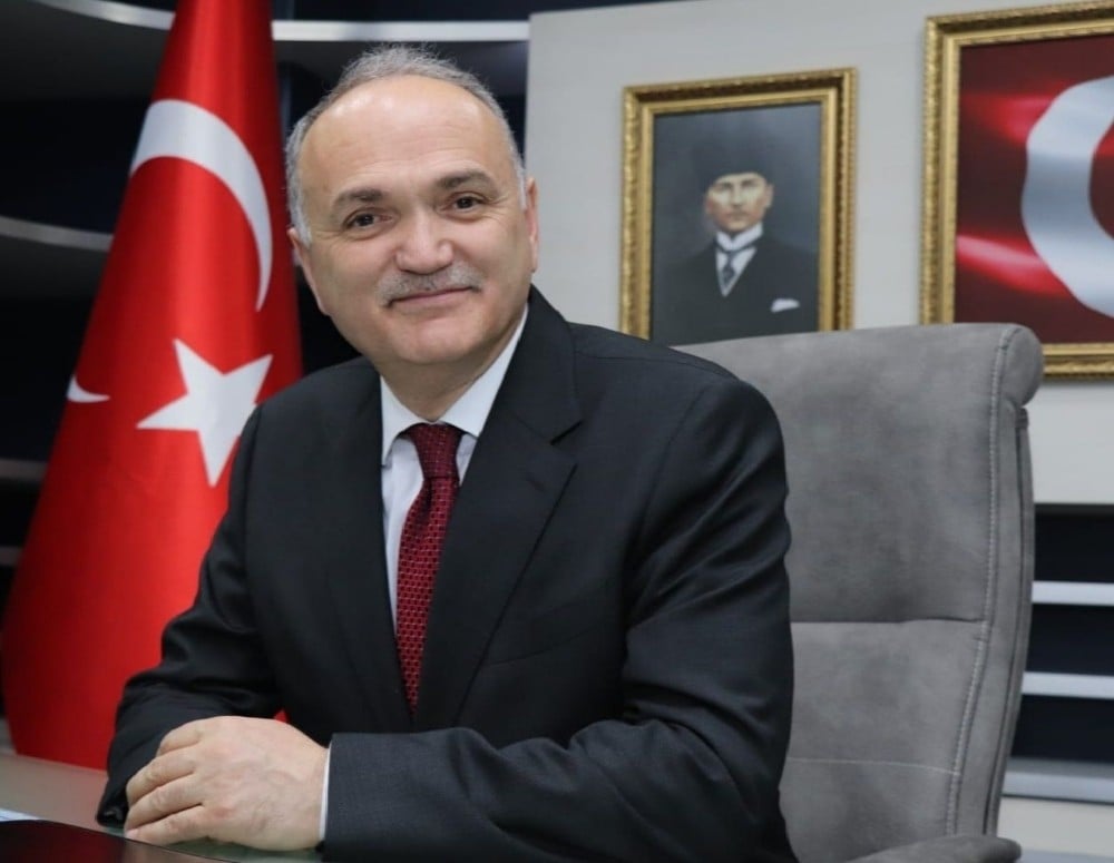 Başkan Özlü “Bizi başarıya götürecek en önemli araç eğitimdir” 