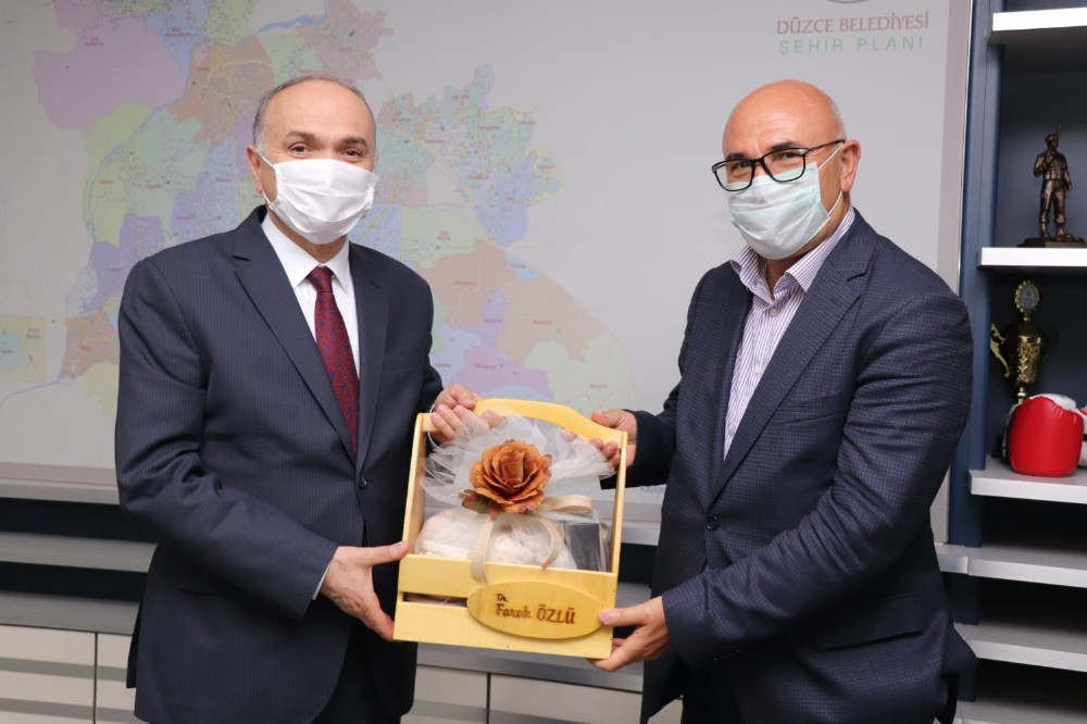 Başkan Özlü, CHP’li Tanal’ı makamında ağırladı 