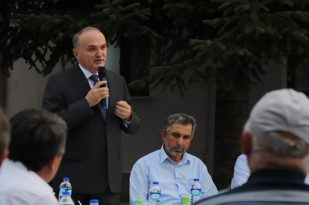 Başkan Özlü, vatandaşın dertlerini ve taleplerini yerinde dinledi 