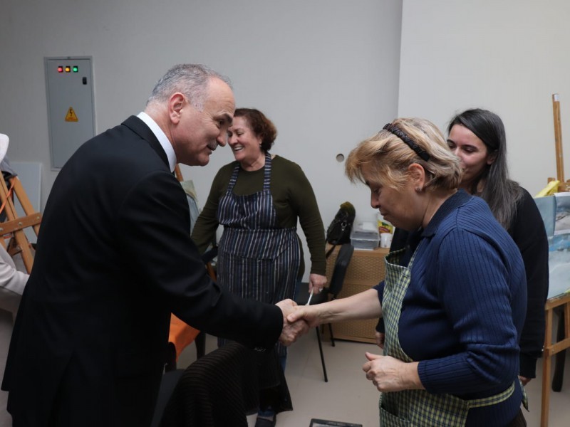 Başkan Özlü’den kursiyerlere sürpriz ziyaret 