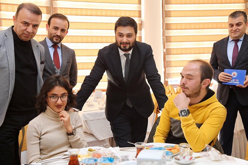Başkan Öztekin üniversitelileri misafir etti 