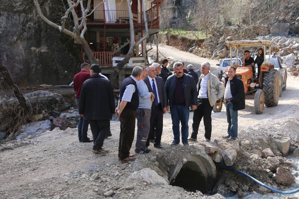 Başkan Öztürk Kapuzbaşı’da incelemelerde bulundu 