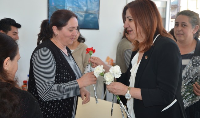 Başkan Özyol'dan kadın işçilere ziyaret