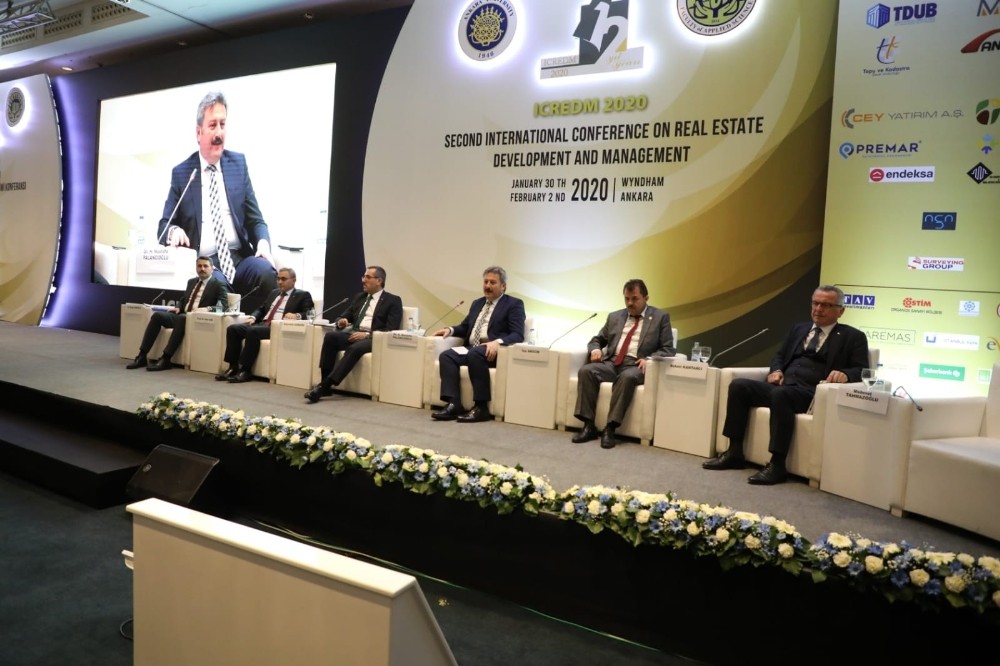 Başkan Palancıoğlu gayrimenkul konferansına katıldı 