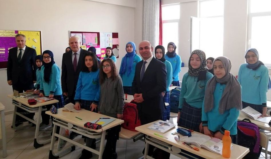Başkan Pekmezci 15 Temmuz İmam Hatip Ortaokulu’nu ziyaret etti 