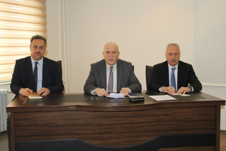 Başkan Pekmezci birim amirleriyle değerlendirme toplantısı gerçekleştirdi 