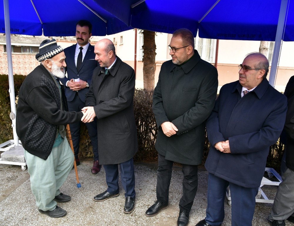 Başkan Pekyatırmacı Akabe Camisi’nde vatandaşlarla buluştu 