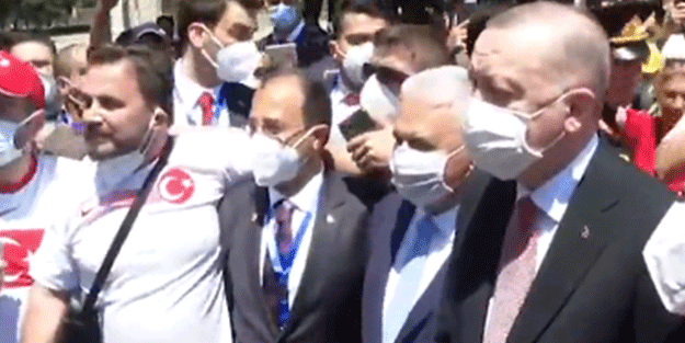 Başkan Recep Tayyip Erdoğan taraftarlarla bir araya geldi