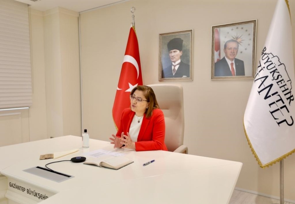 Başkan Şahin, dijital ortamda öğrenciler ile buluştu 