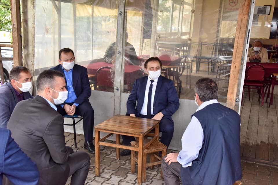 Başkan Şahin esnaf ile çay içti sohbet etti 