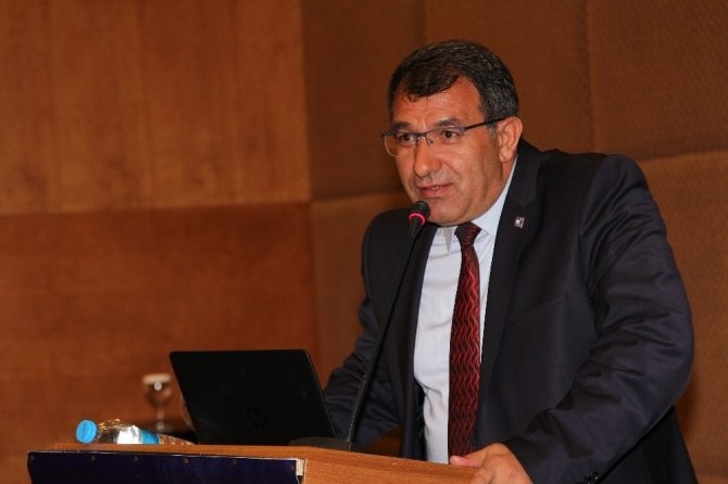 Başkan Şahin, esnaf ve tüccarların 2020 yılında dikkat etmeleri gereken konuları açıkladı 