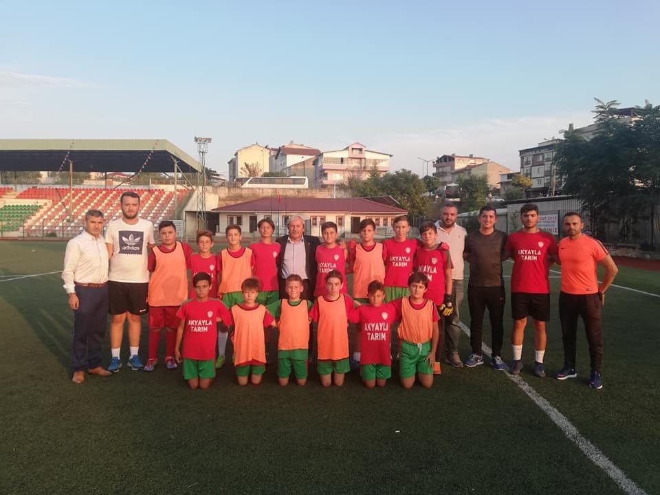 Başkan Şahin futbolcularla bir araya geldi 
