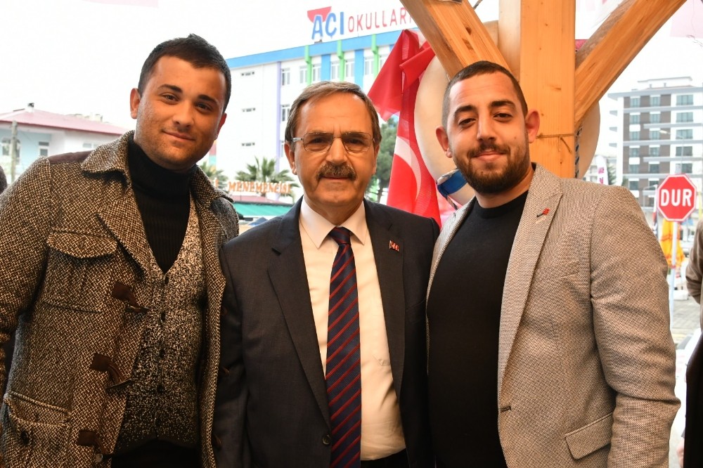 Başkan Şahin’e 3 koldan destek 