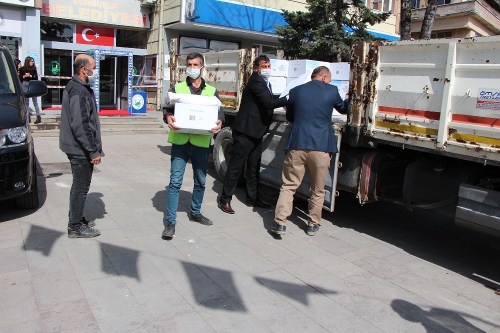 Başkan Şahiner belediye personelini unutmadı 