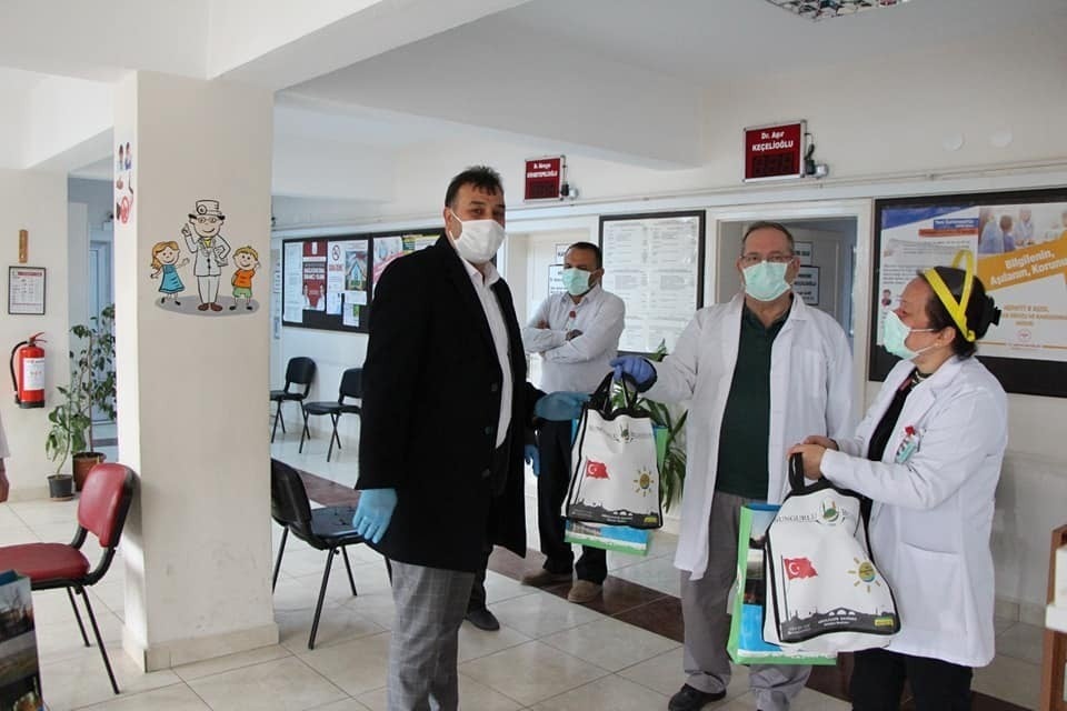 Başkan Şahiner’den sağlık çalışanlarına jest 