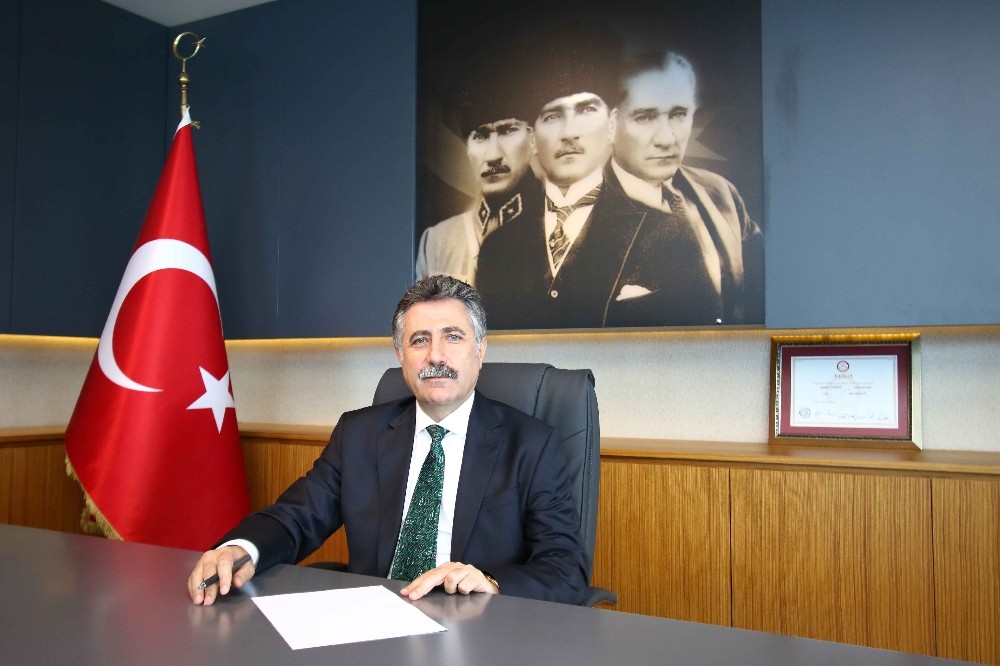 Başkan Sandal, makam araçlarını kaldırdı 